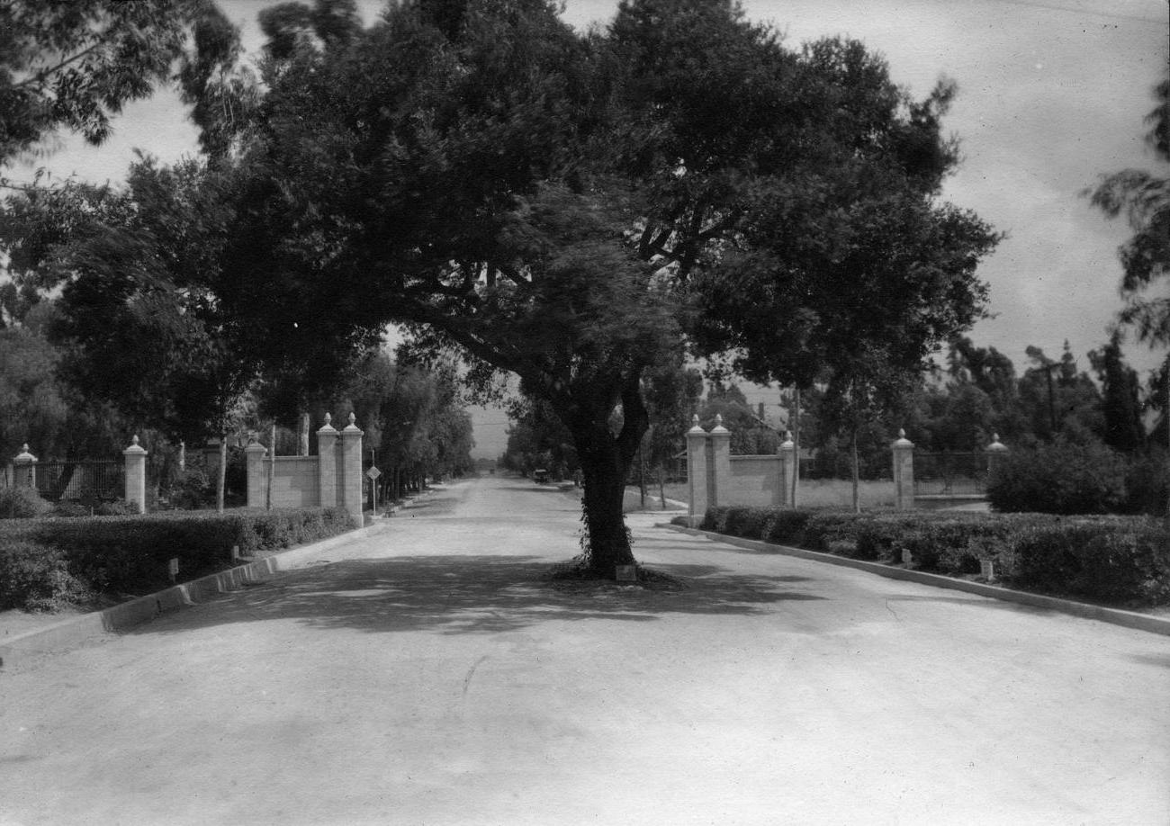 College gates, circa 1925