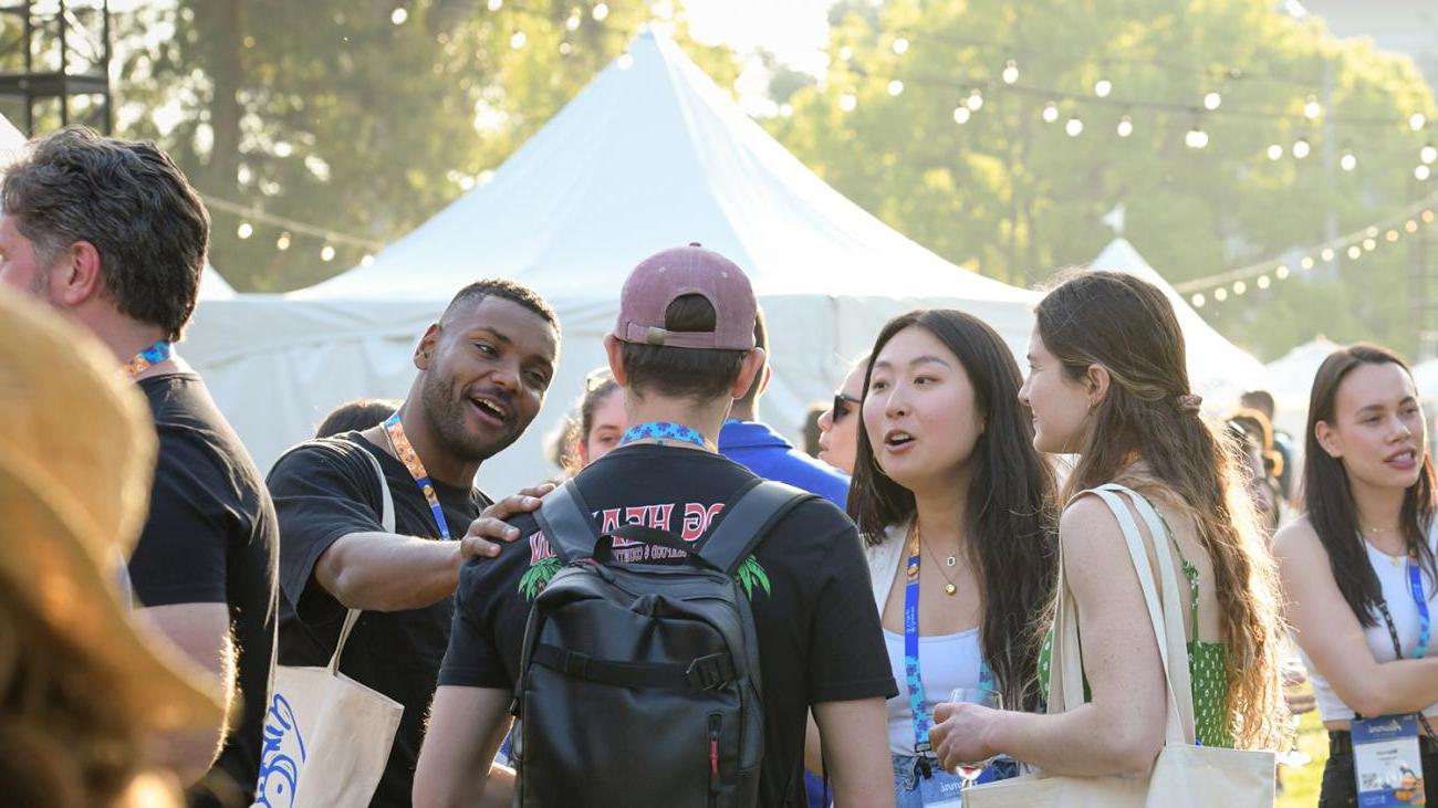 Alumni interact at Taste of Pomona event