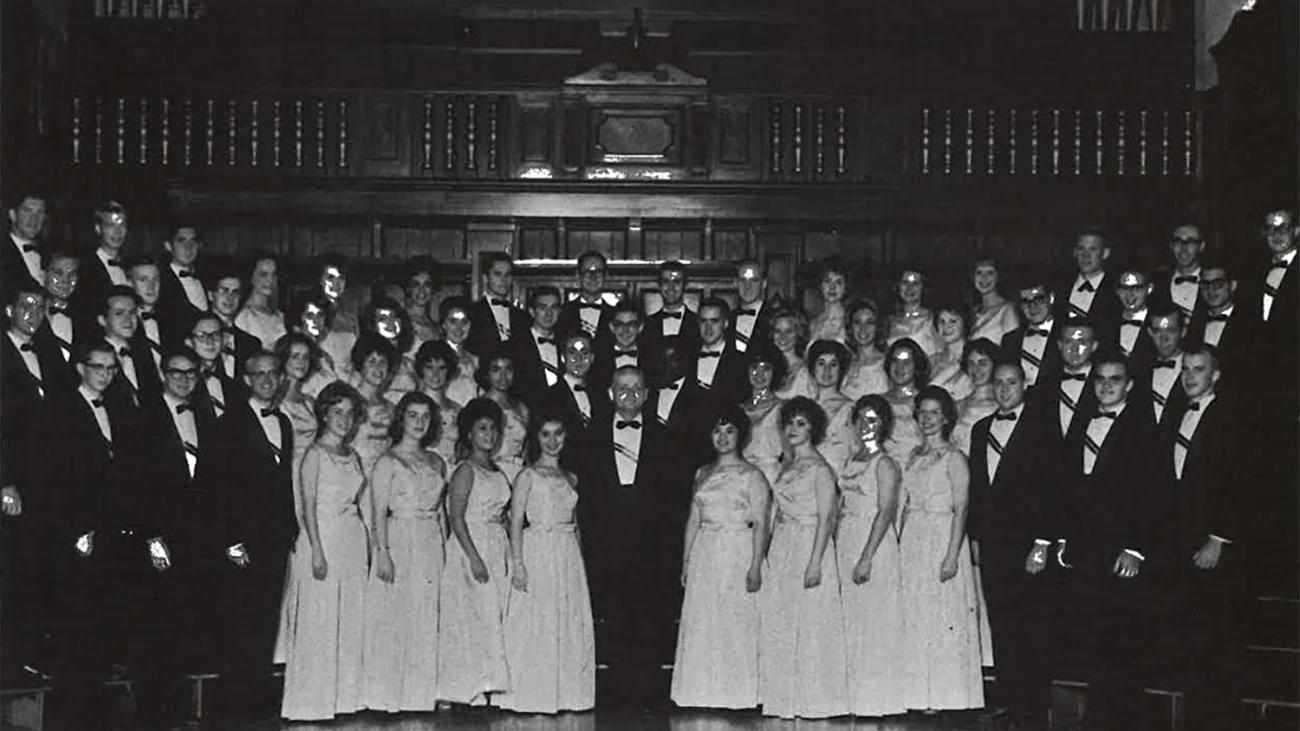 Photo of the 皇冠体育大学 Glee Club in 1964